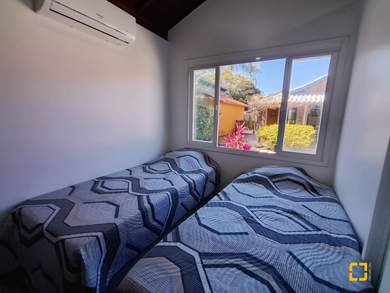 Casa com 39m², 2 quartos, 1 garagem, no bairro Cachoeira do Bom Jesus em Florianópolis