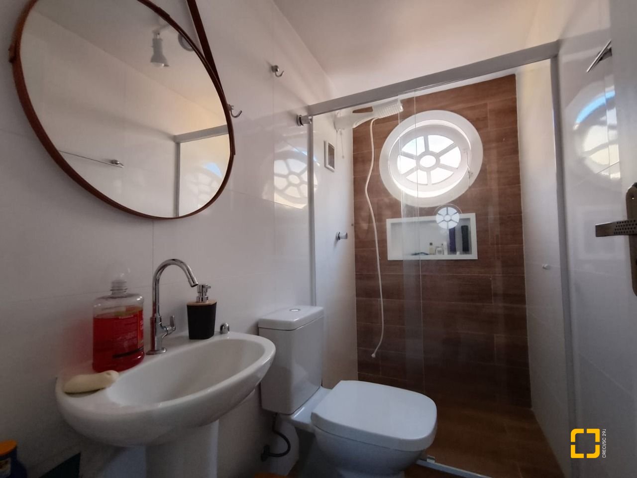 Casa com 39m², 2 quartos, 1 garagem, no bairro Cachoeira do Bom Jesus em Florianópolis