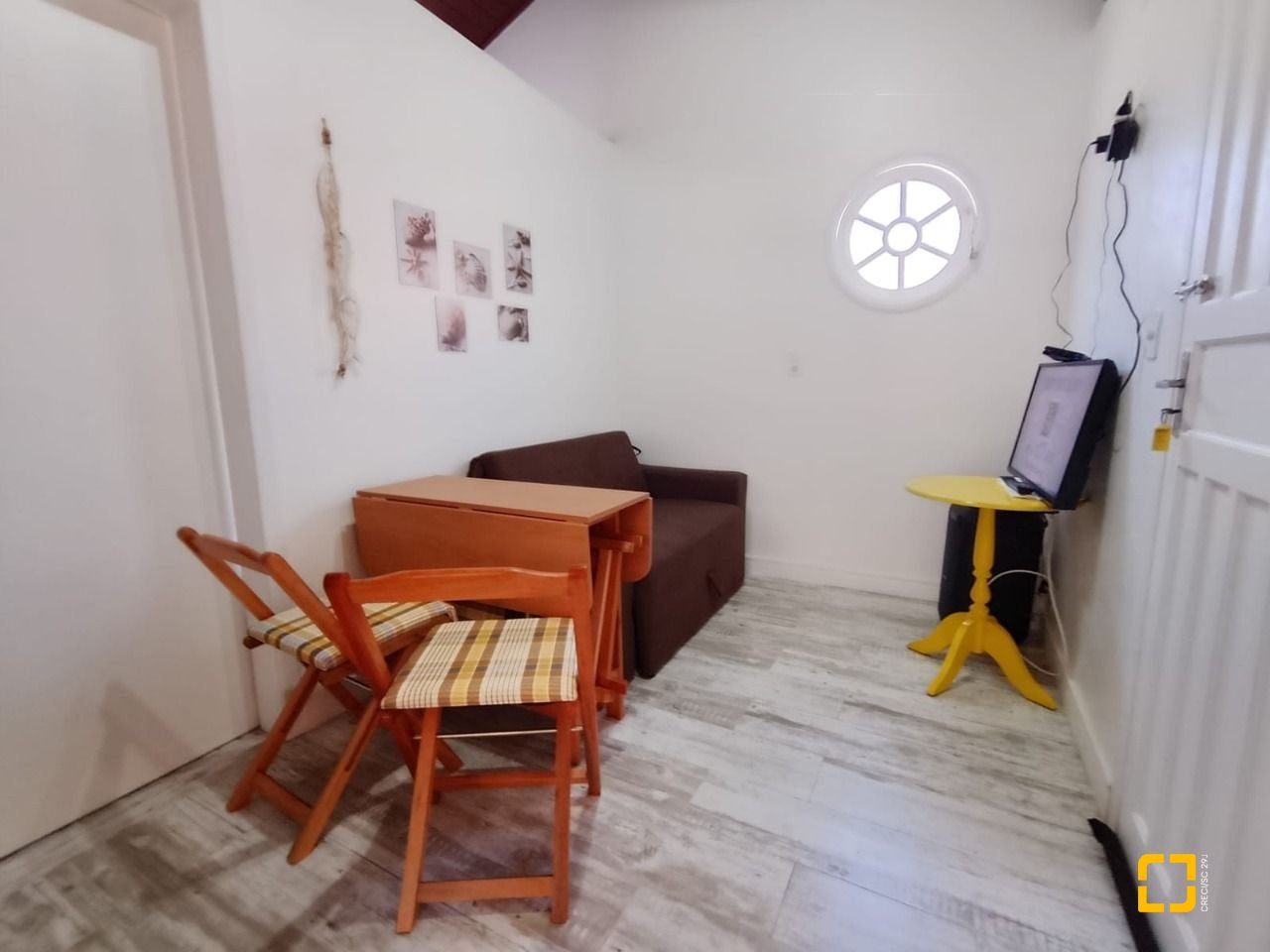 Casa com 39m², 2 quartos, 1 garagem, no bairro Cachoeira do Bom Jesus em Florianópolis