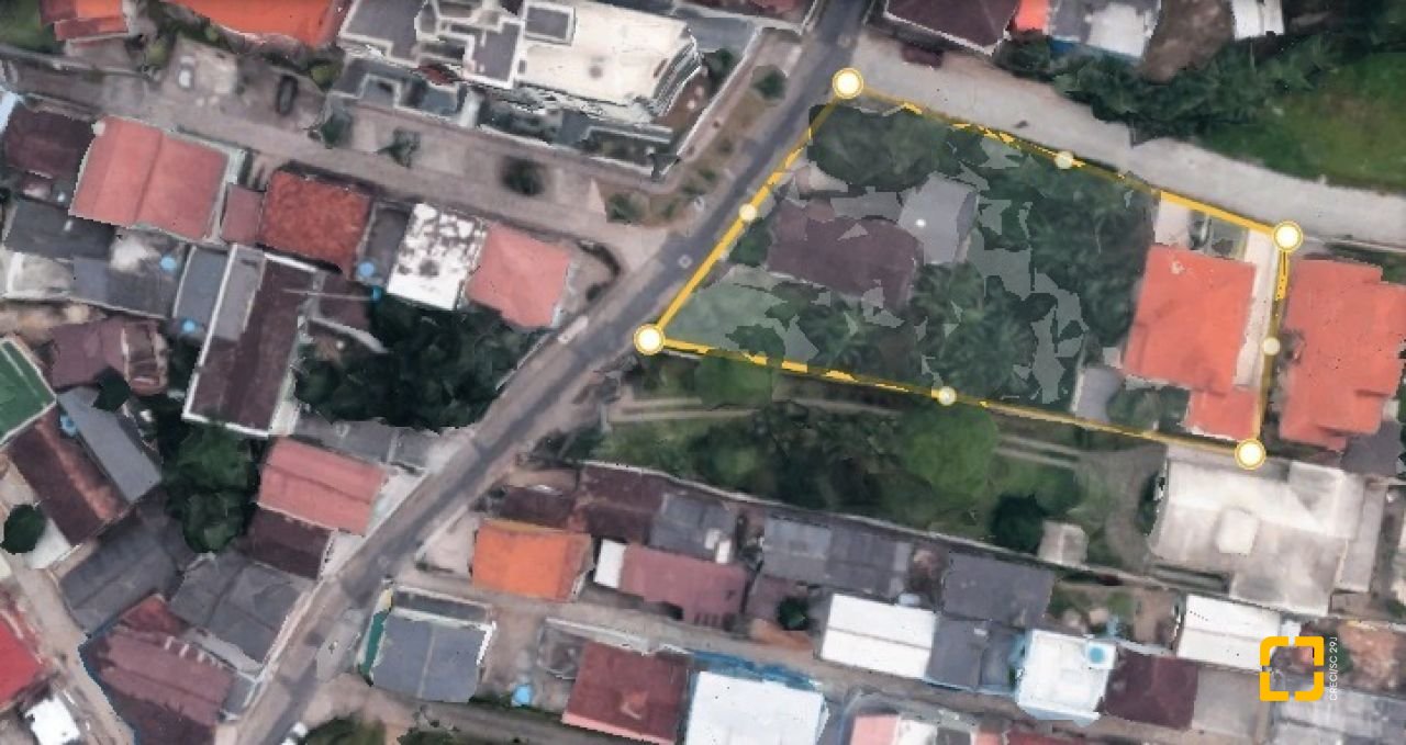 Terreno com 1350m², no bairro Itacorubi em Florianópolis
