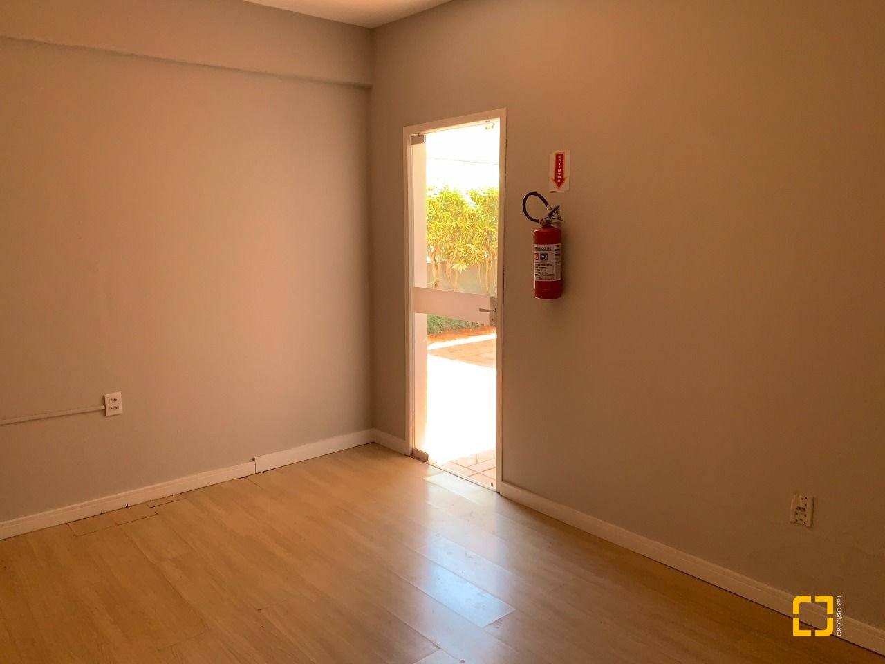 Casa com 200m², 4 quartos (sendo 1 suíte), 4 garagens, no bairro Santa Mônica em Florianópolis