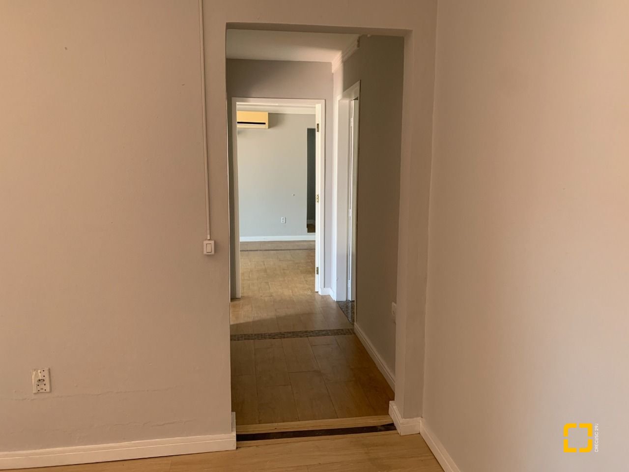 Casa com 200m², 4 quartos (sendo 1 suíte), 4 garagens, no bairro Santa Mônica em Florianópolis