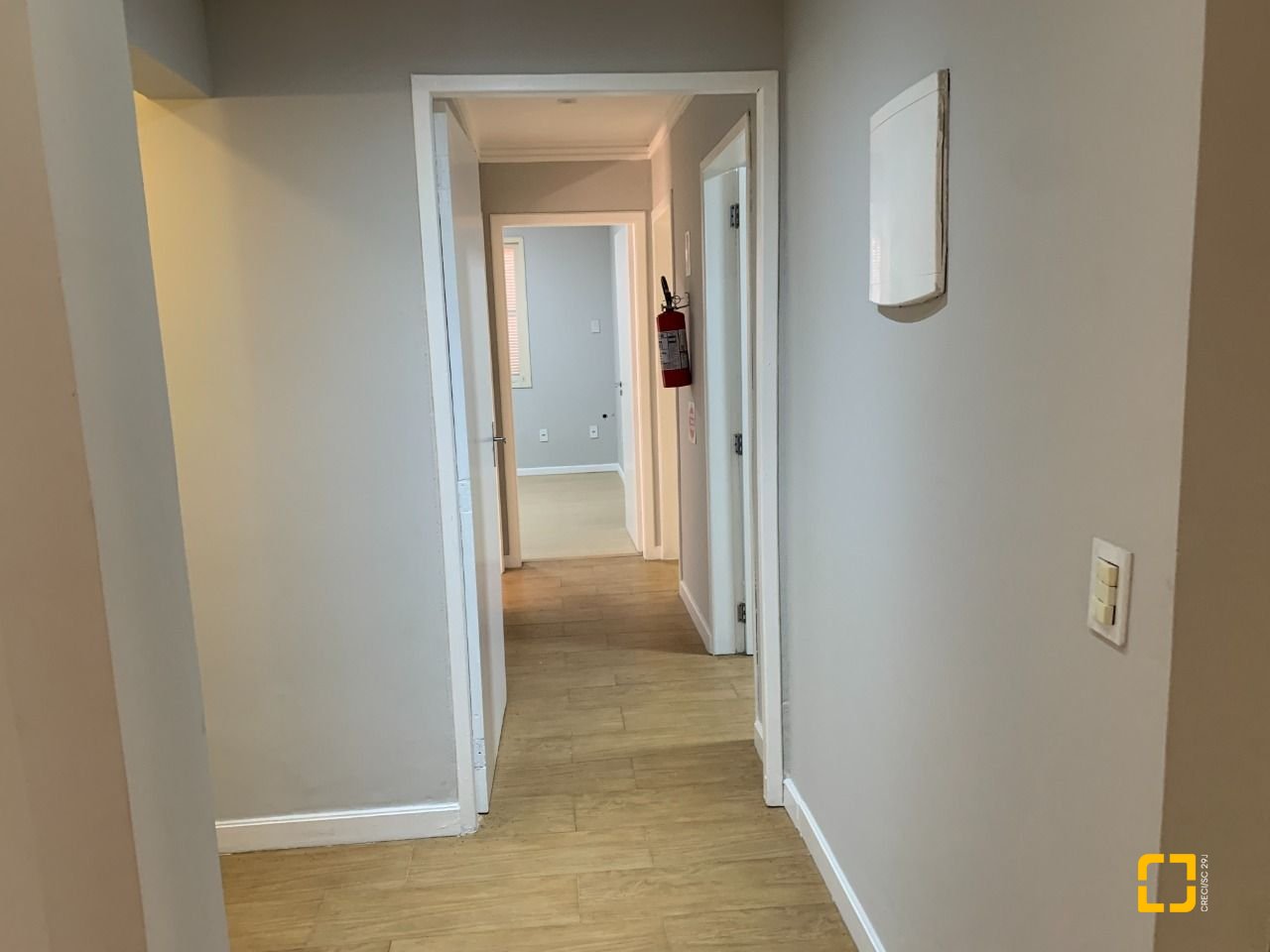 Casa com 200m², 4 quartos (sendo 1 suíte), 4 garagens, no bairro Santa Mônica em Florianópolis