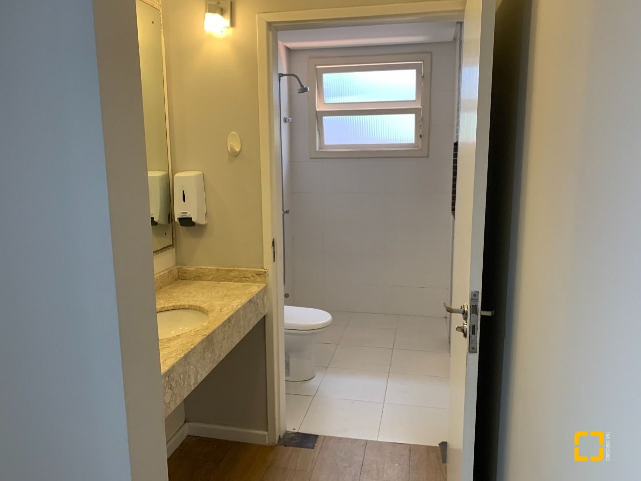 Casa com 200m², 4 quartos (sendo 1 suíte), 4 garagens, no bairro Santa Mônica em Florianópolis