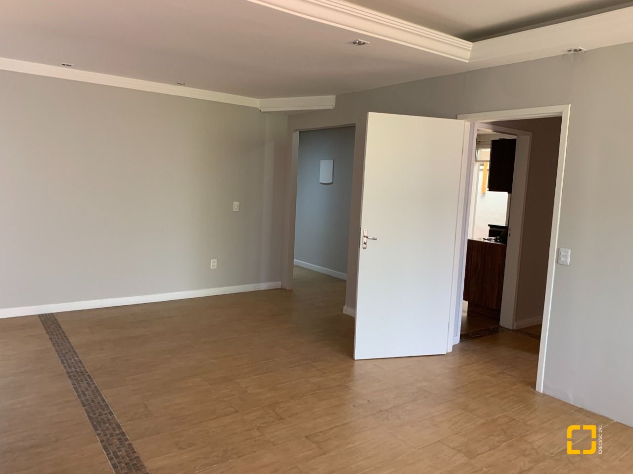 Casa com 200m², 4 quartos (sendo 1 suíte), 4 garagens, no bairro Santa Mônica em Florianópolis