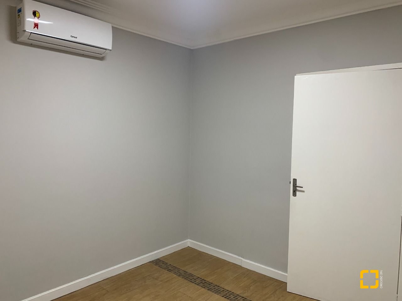 Casa com 200m², 4 quartos (sendo 1 suíte), 4 garagens, no bairro Santa Mônica em Florianópolis