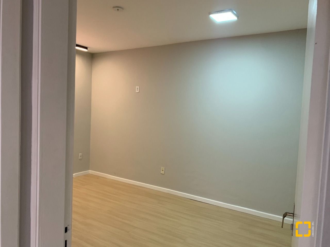 Casa com 200m², 4 quartos (sendo 1 suíte), 4 garagens, no bairro Santa Mônica em Florianópolis