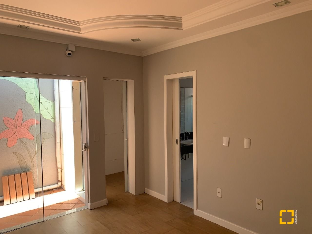 Casa com 200m², 4 quartos (sendo 1 suíte), 4 garagens, no bairro Santa Mônica em Florianópolis