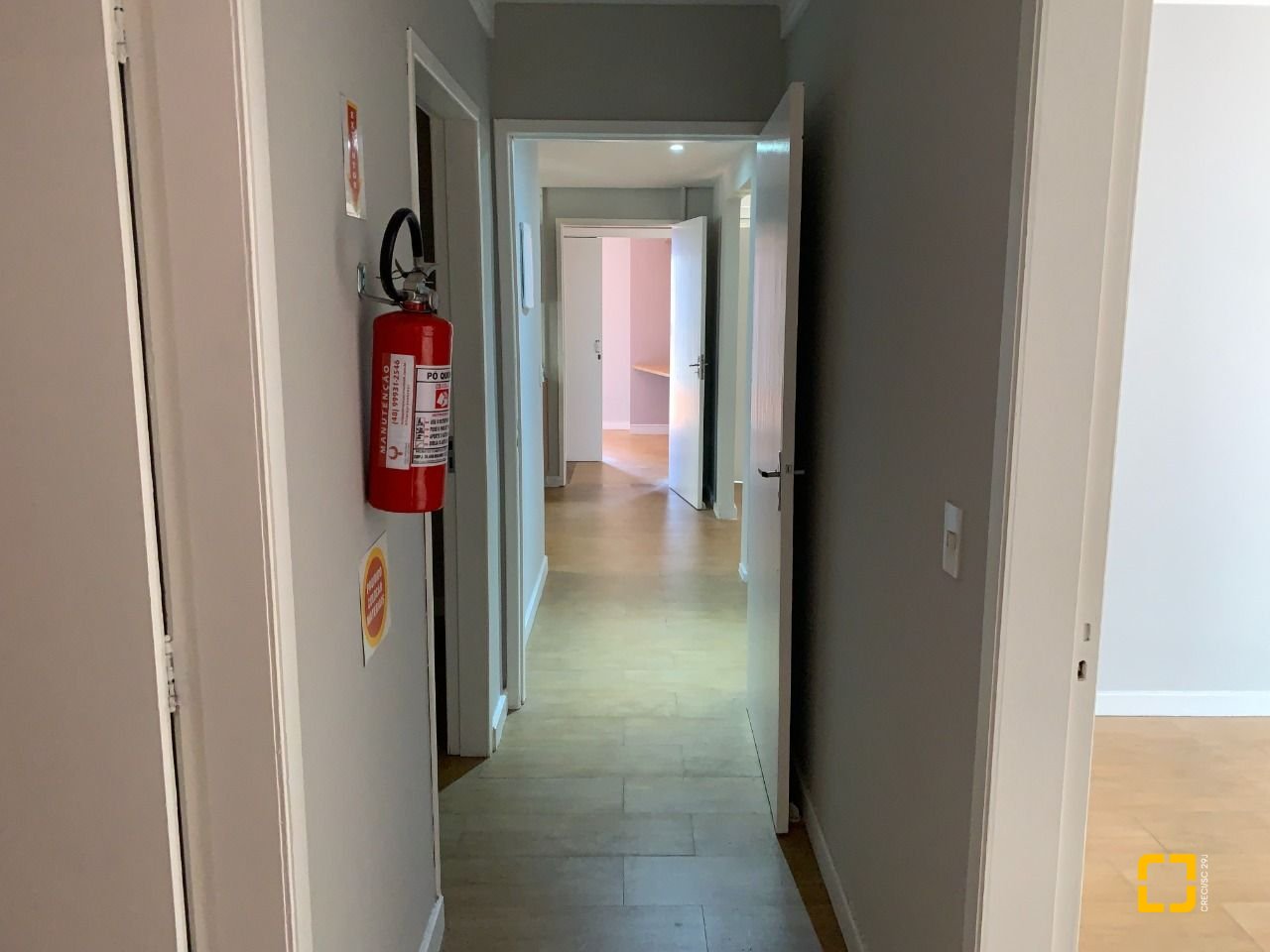 Casa com 200m², 4 quartos (sendo 1 suíte), 4 garagens, no bairro Santa Mônica em Florianópolis