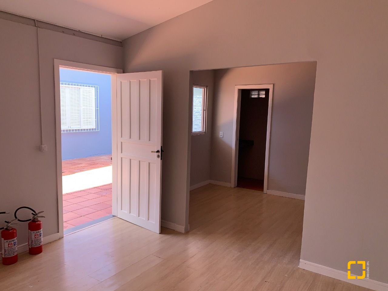 Casa com 200m², 4 quartos (sendo 1 suíte), 4 garagens, no bairro Santa Mônica em Florianópolis