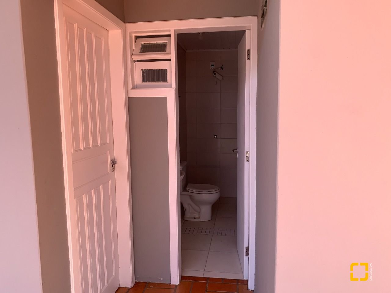 Casa com 200m², 4 quartos (sendo 1 suíte), 4 garagens, no bairro Santa Mônica em Florianópolis