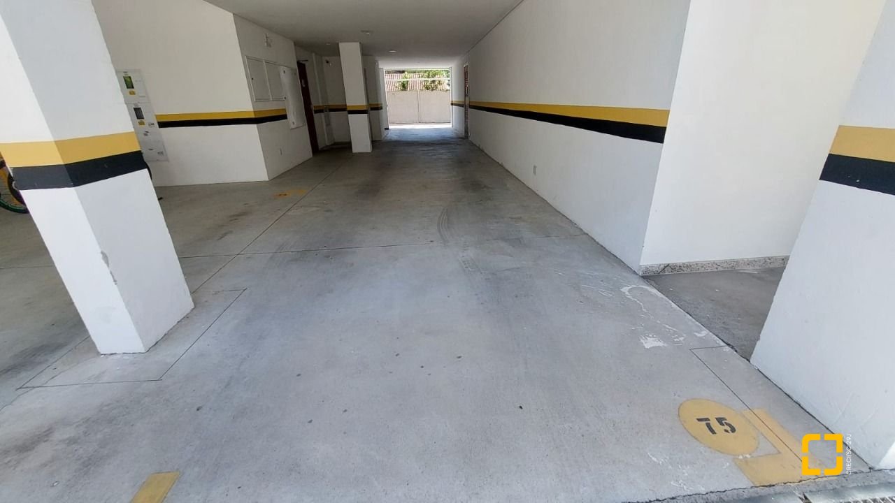 Apartamento com 93m², 4 quartos (sendo 1 suíte), 2 garagens, no bairro Campeche em Florianópolis