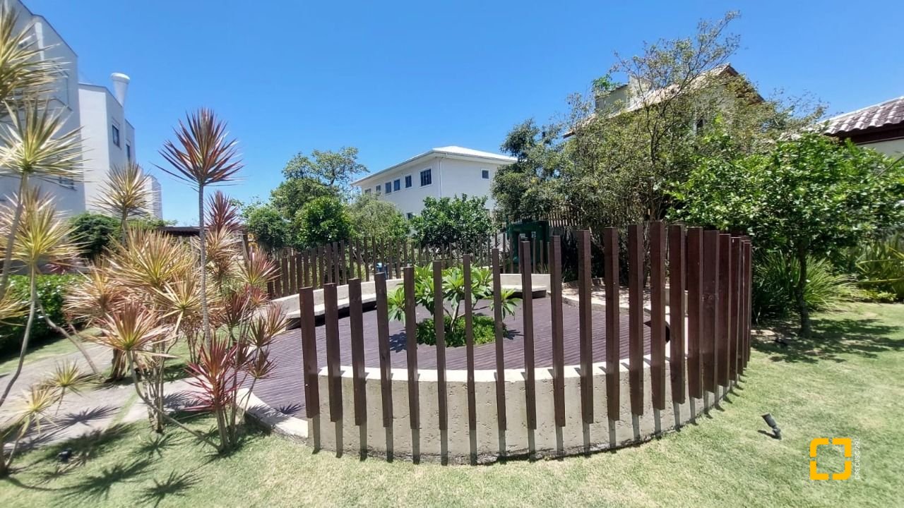 Apartamento com 93m², 4 quartos (sendo 1 suíte), 2 garagens, no bairro Campeche em Florianópolis