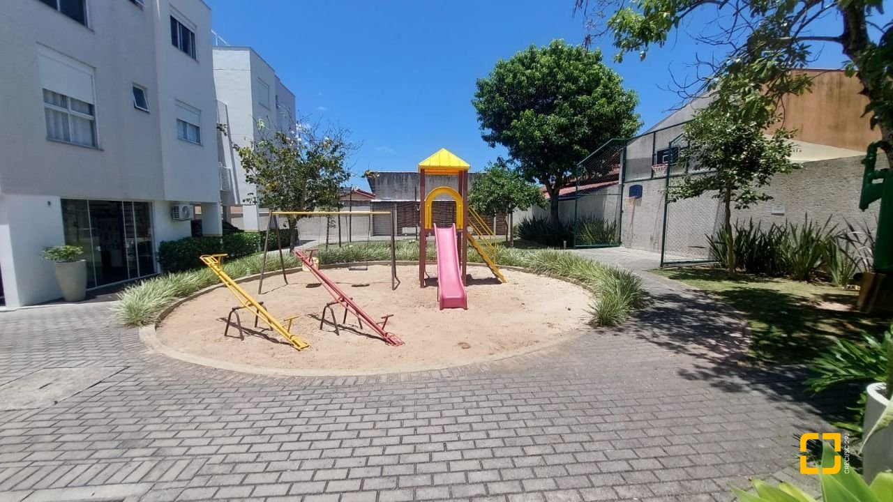 Apartamento com 93m², 4 quartos (sendo 1 suíte), 2 garagens, no bairro Campeche em Florianópolis