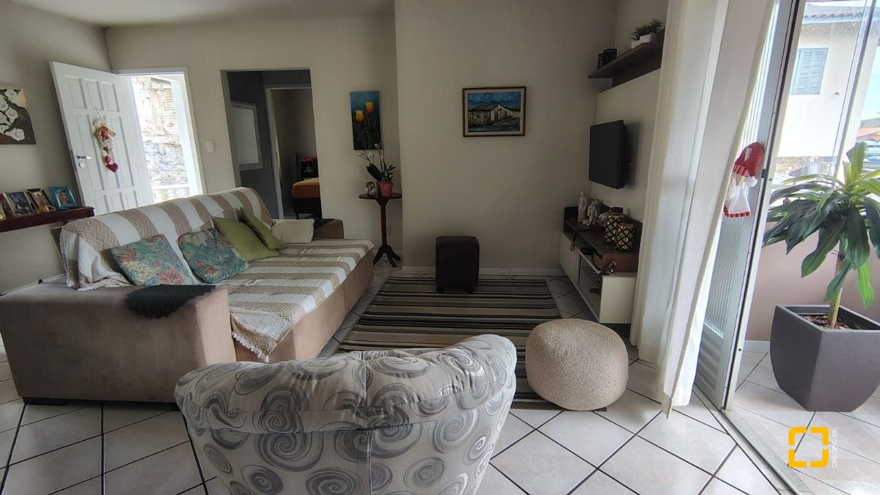 Casa com 176m², 3 quartos, 1 garagem, no bairro Monte Verde em Florianópolis