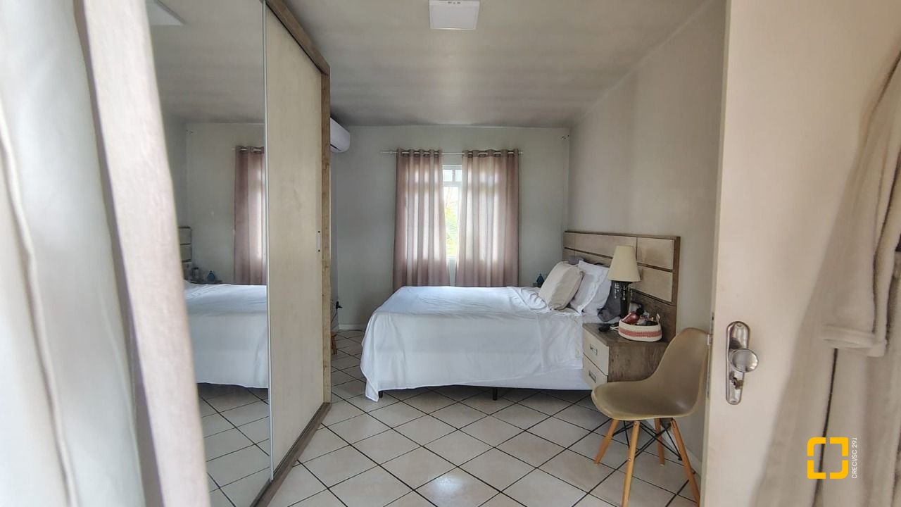 Casa com 176m², 3 quartos, 1 garagem, no bairro Monte Verde em Florianópolis