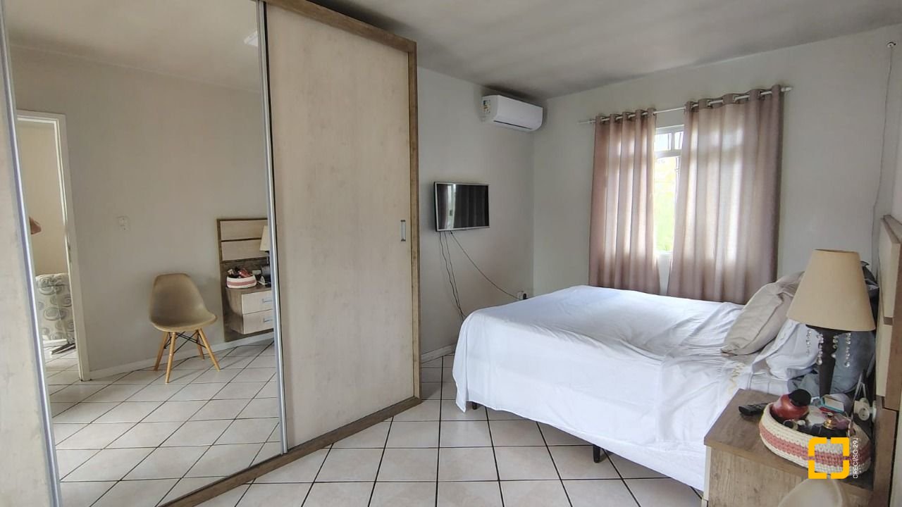 Casa com 176m², 3 quartos, 1 garagem, no bairro Monte Verde em Florianópolis