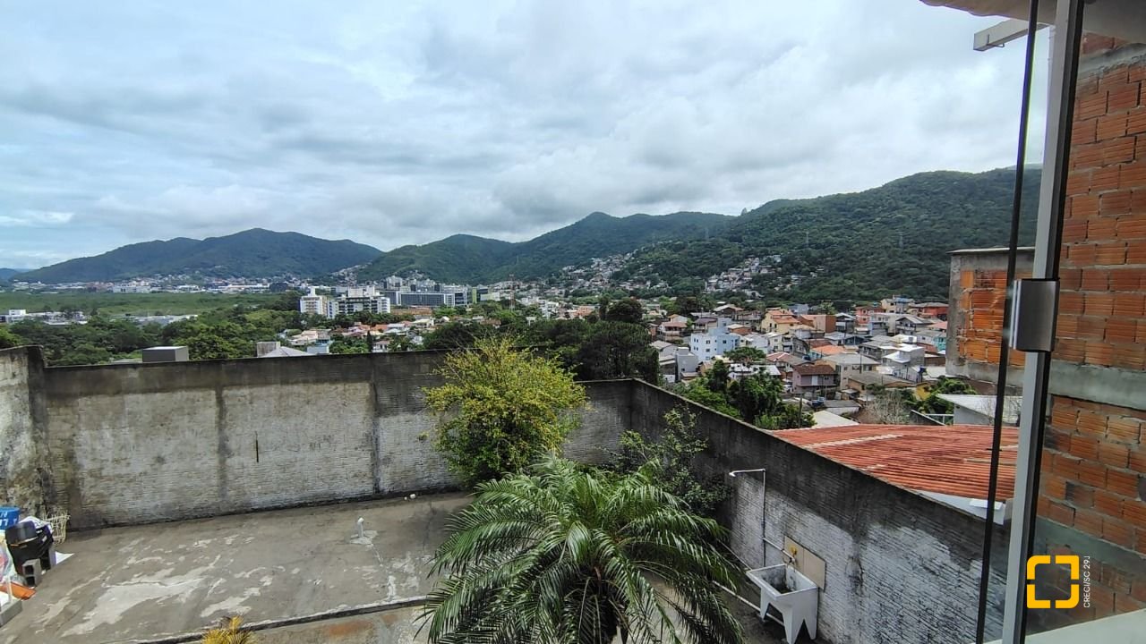 Casa com 176m², 3 quartos, 1 garagem, no bairro Monte Verde em Florianópolis
