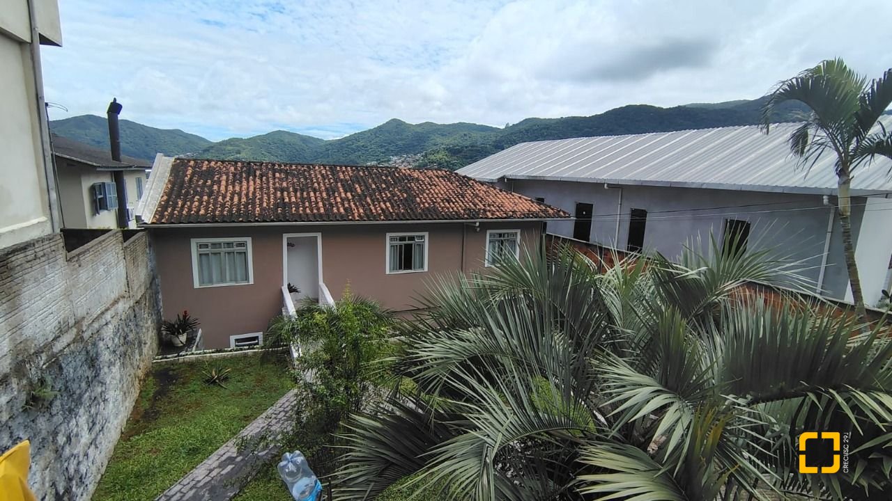 Casa com 176m², 3 quartos, 1 garagem, no bairro Monte Verde em Florianópolis