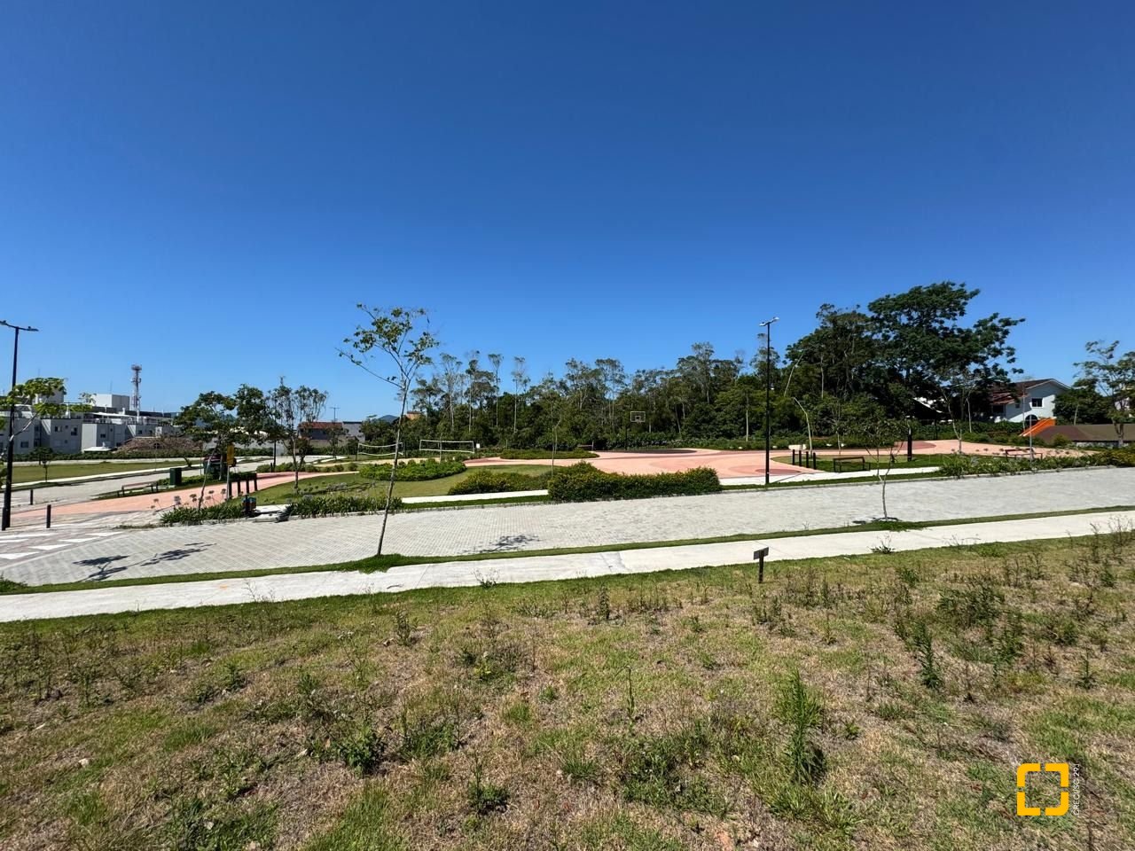 Terreno com 749m², no bairro Campeche em Florianópolis