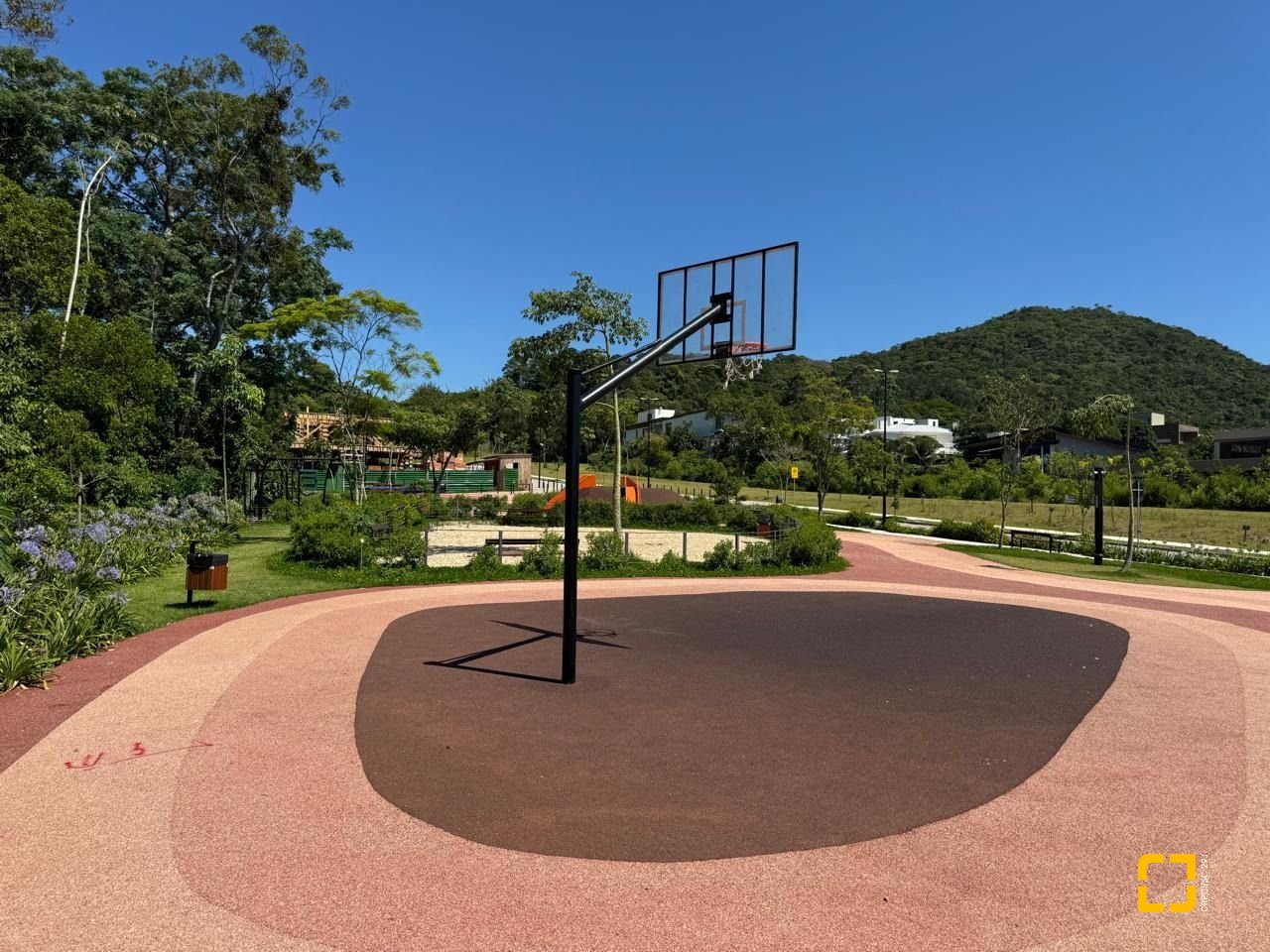 Terreno com 749m², no bairro Campeche em Florianópolis