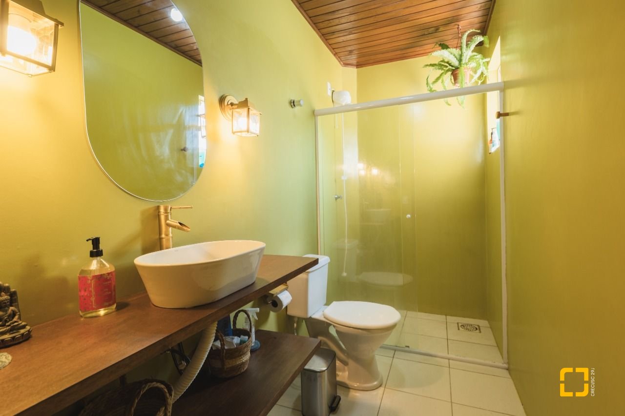 Casa com 160m², 4 quartos, 2 garagens, no bairro Rio Tavares em Florianópolis