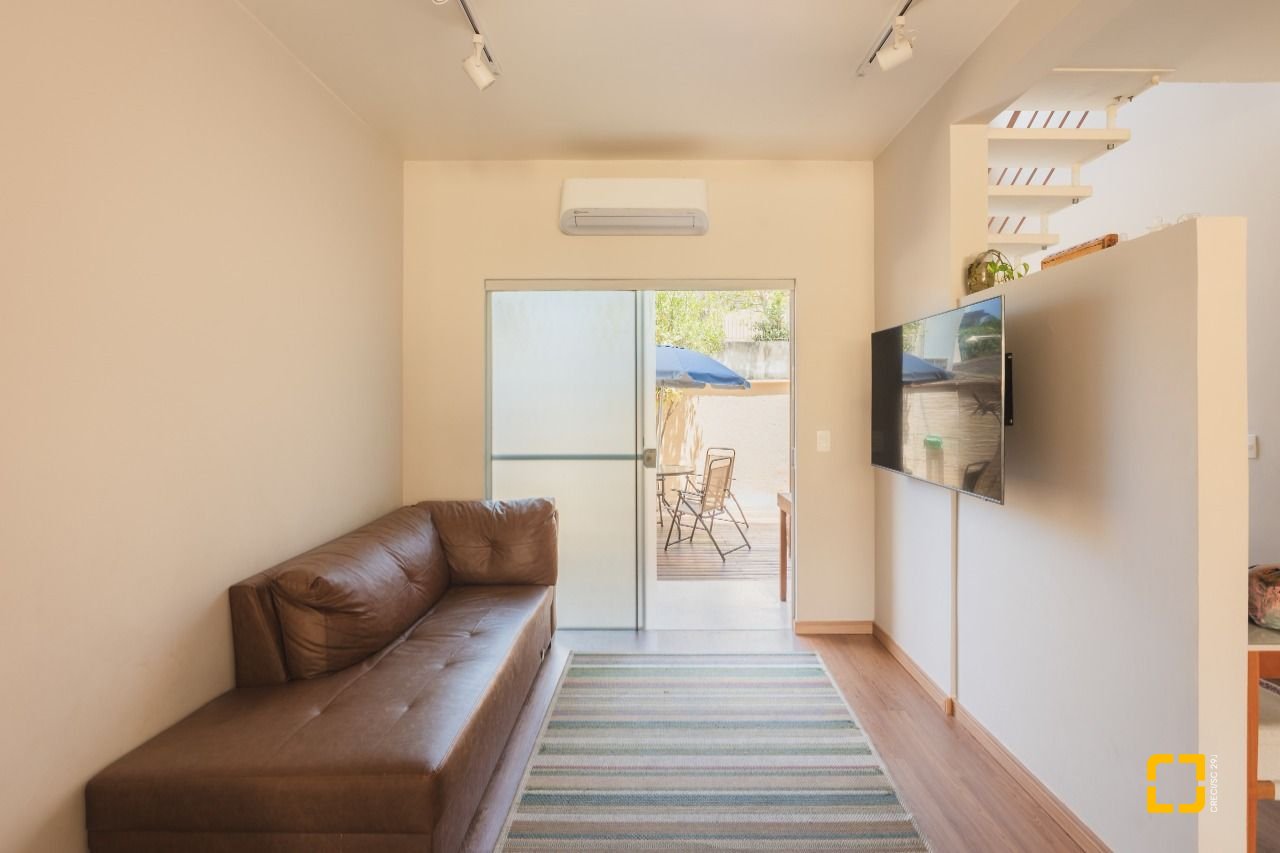 Casa com 160m², 4 quartos, 2 garagens, no bairro Rio Tavares em Florianópolis