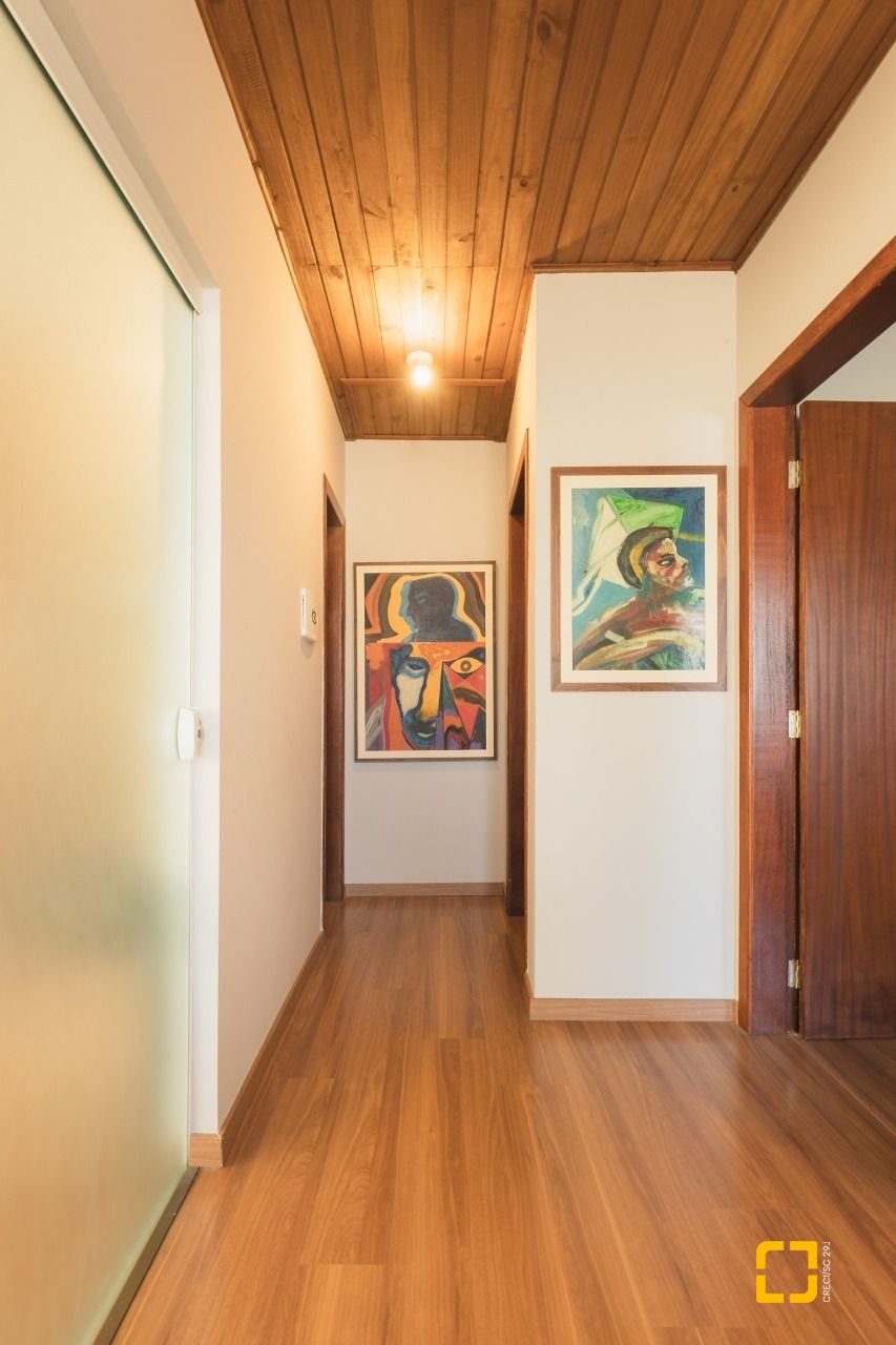 Casa com 160m², 4 quartos, 2 garagens, no bairro Rio Tavares em Florianópolis
