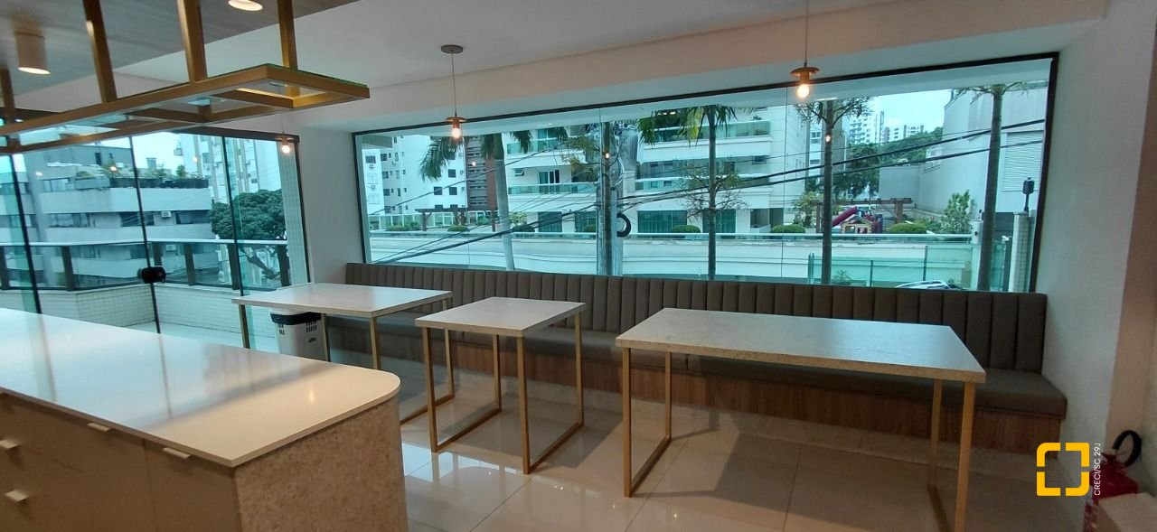 Apartamento com 72m², 3 quartos (sendo 1 suíte), 2 garagens, no bairro Beiramar em Florianópolis