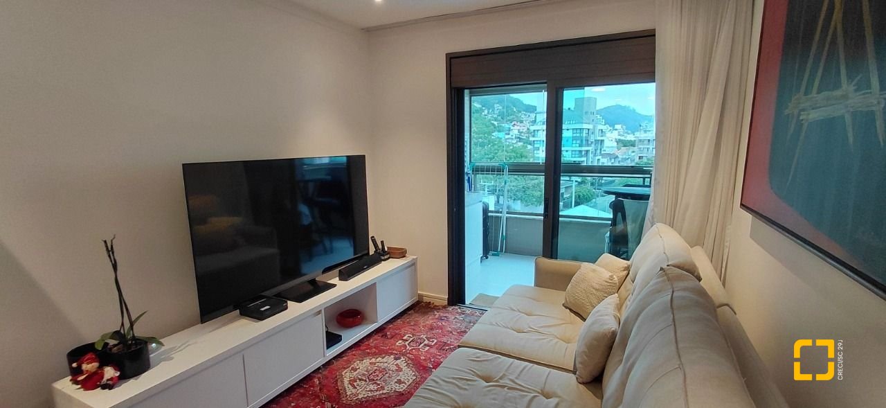 Apartamento com 72m², 3 quartos (sendo 1 suíte), 2 garagens, no bairro Beiramar em Florianópolis