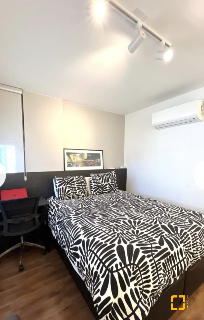 Apartamento com 72m², 3 quartos (sendo 1 suíte), 2 garagens, no bairro Beiramar em Florianópolis