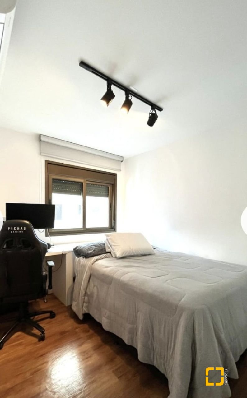 Apartamento com 72m², 3 quartos (sendo 1 suíte), 2 garagens, no bairro Beiramar em Florianópolis