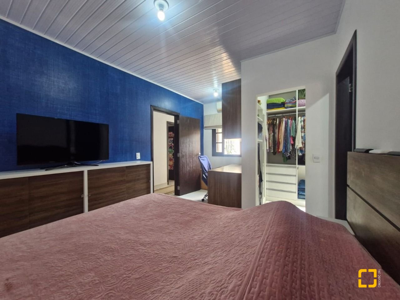 Casa com 90m², 4 quartos (sendo 1 suíte), 2 garagens, no bairro Rio Vermelho em Florianópolis
