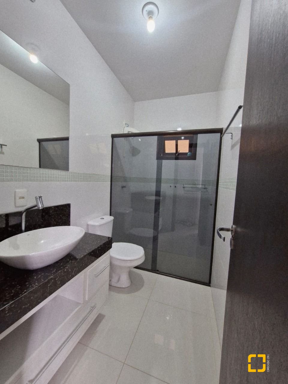 Casa com 90m², 4 quartos (sendo 1 suíte), 2 garagens, no bairro Rio Vermelho em Florianópolis