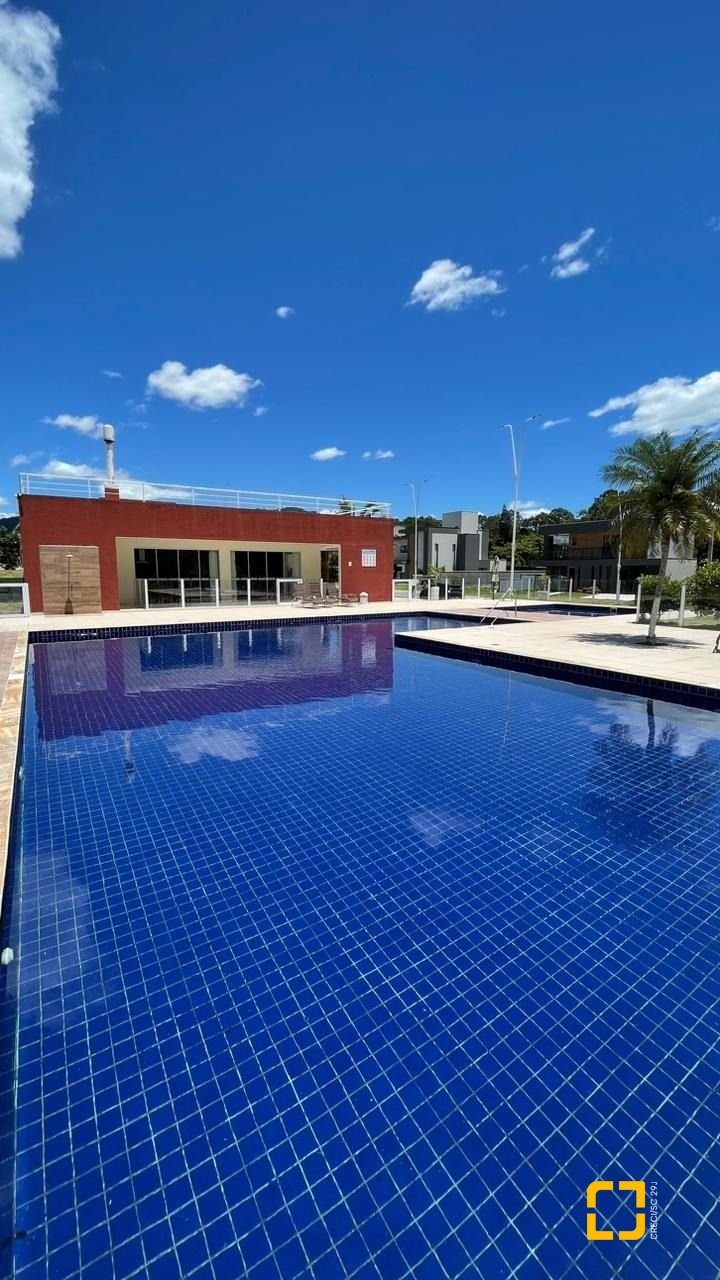 Casa com 270m², 8 quartos (sendo 4 suítes), 2 garagens, no bairro Rio Vermelho em Florianópolis