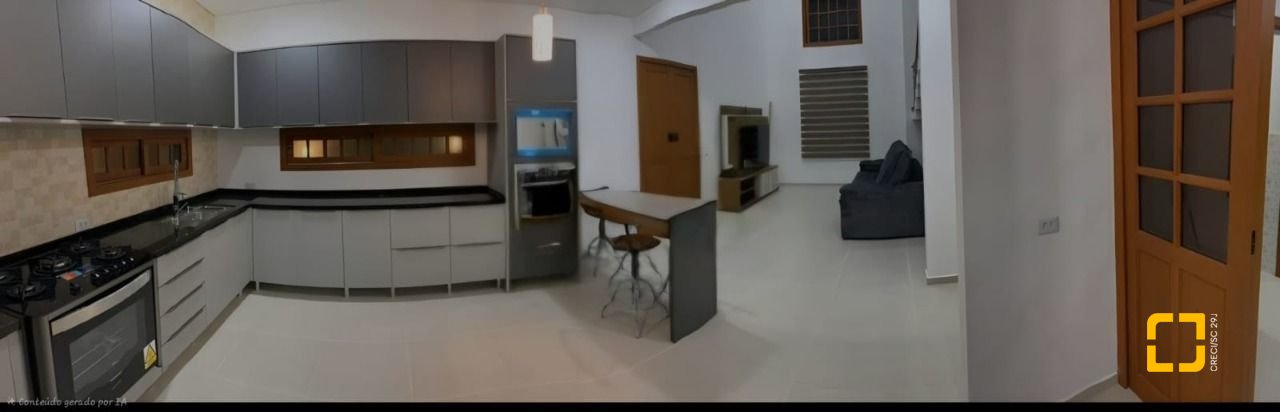 Casa com 270m², 8 quartos (sendo 4 suítes), 2 garagens, no bairro Rio Vermelho em Florianópolis