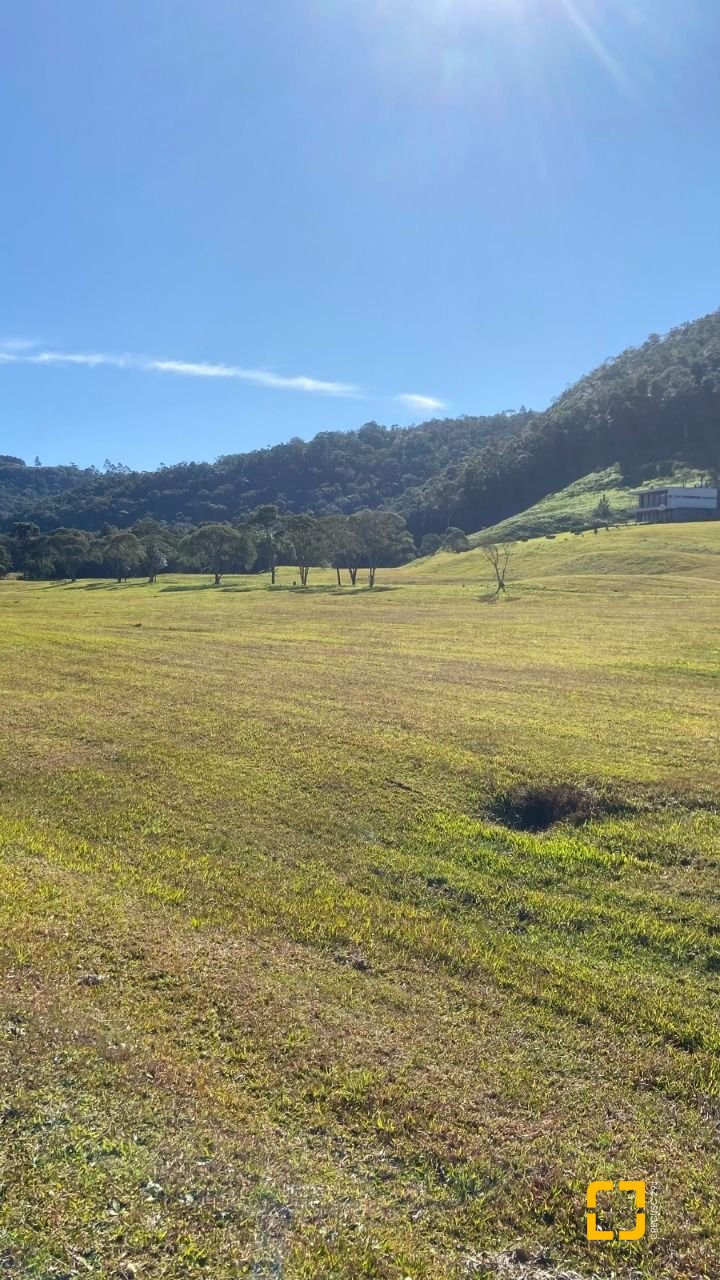 Terreno com 1000m², no bairro Invernadinha em Rancho Queimado