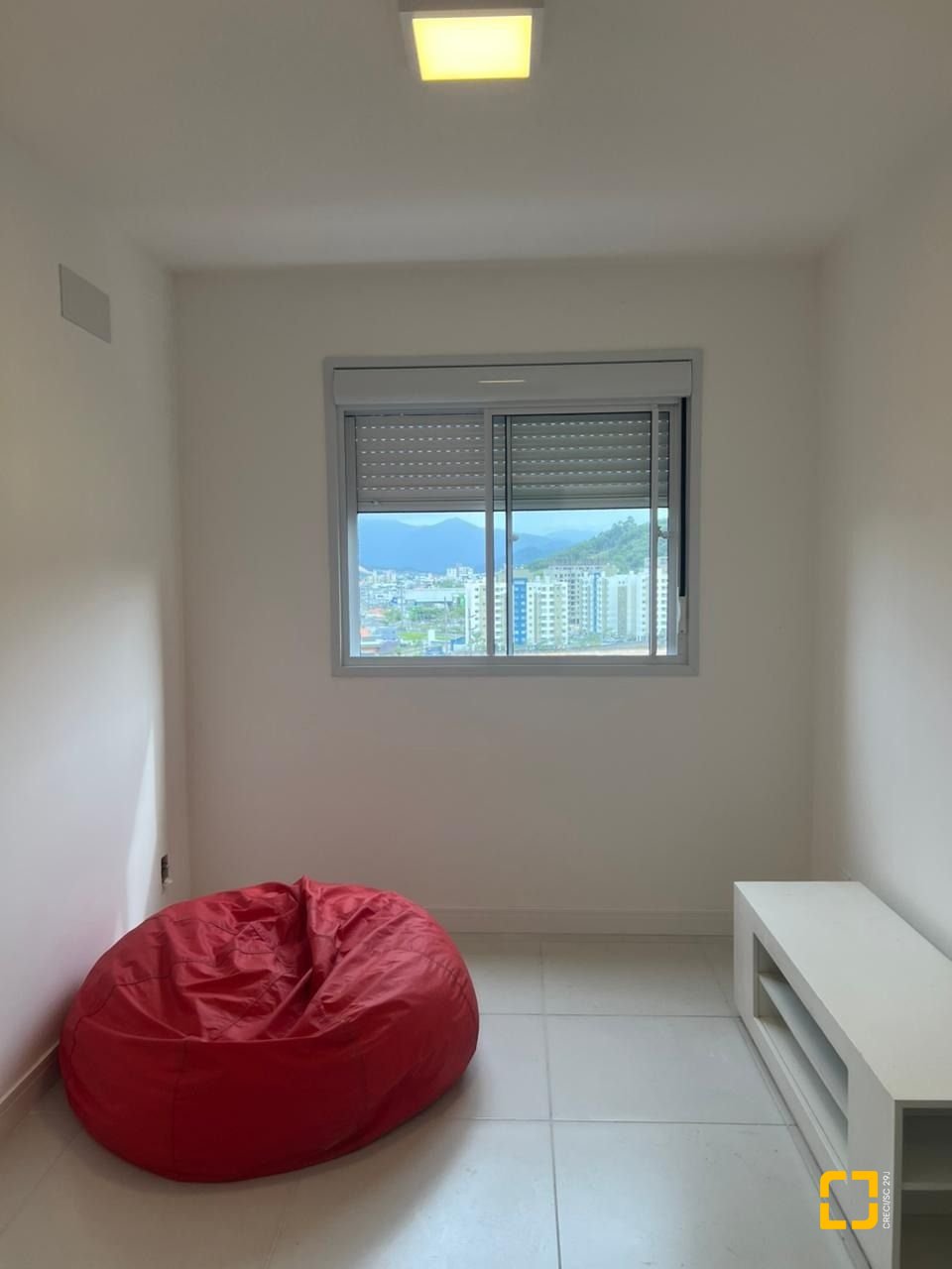 Apartamento com 56m², 3 quartos (sendo 1 suíte), 1 garagem, no bairro Pedra Branca em Palhoça