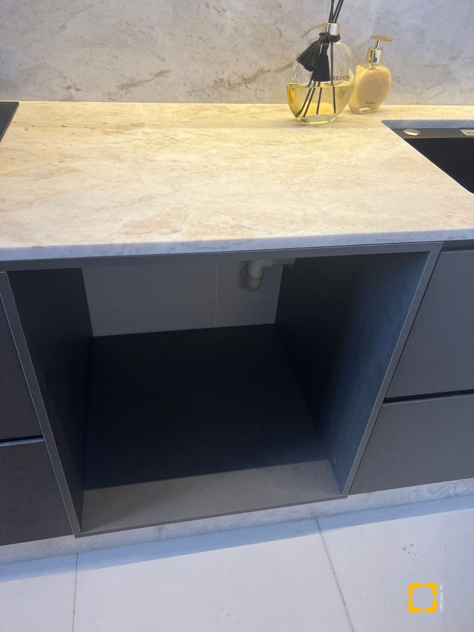 Apartamento com 56m², 3 quartos (sendo 1 suíte), 1 garagem, no bairro Pedra Branca em Palhoça