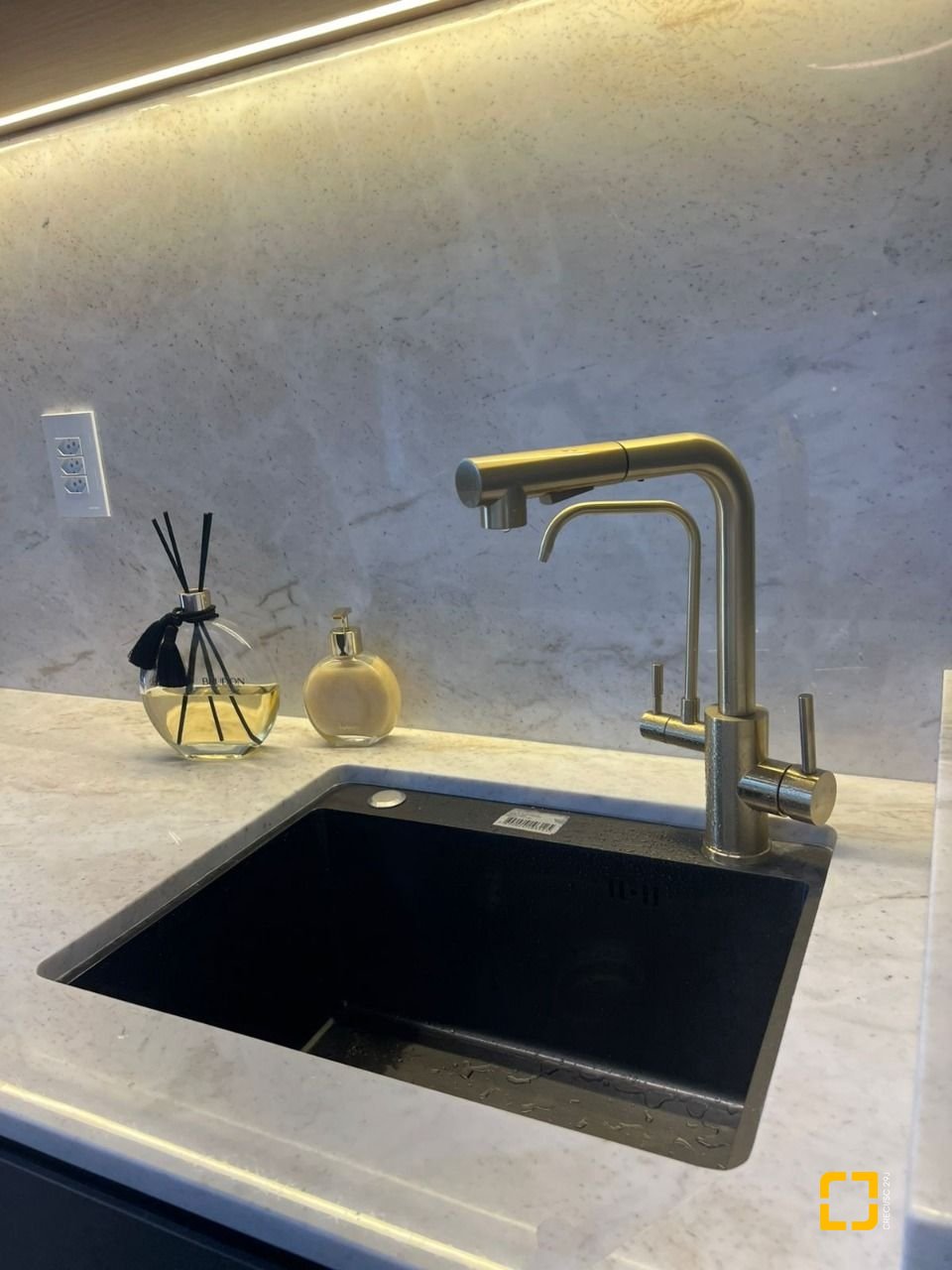 Apartamento com 56m², 3 quartos (sendo 1 suíte), 1 garagem, no bairro Pedra Branca em Palhoça