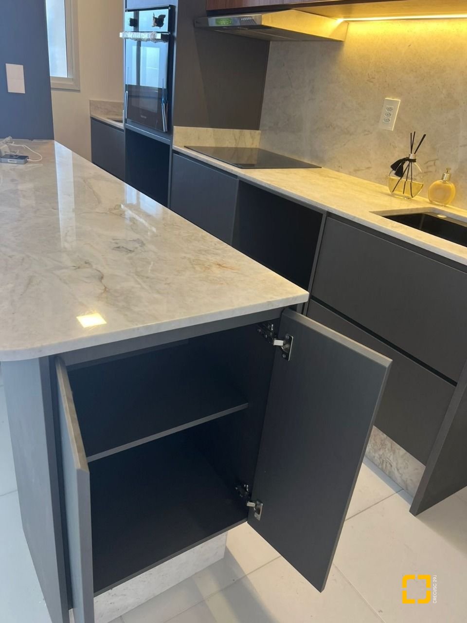 Apartamento com 56m², 2 quartos (sendo 1 suíte), 1 garagem, no bairro Pedra Branca em Palhoça