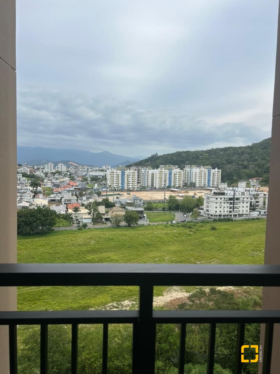Apartamento com 56m², 2 quartos (sendo 1 suíte), 1 garagem, no bairro Pedra Branca em Palhoça