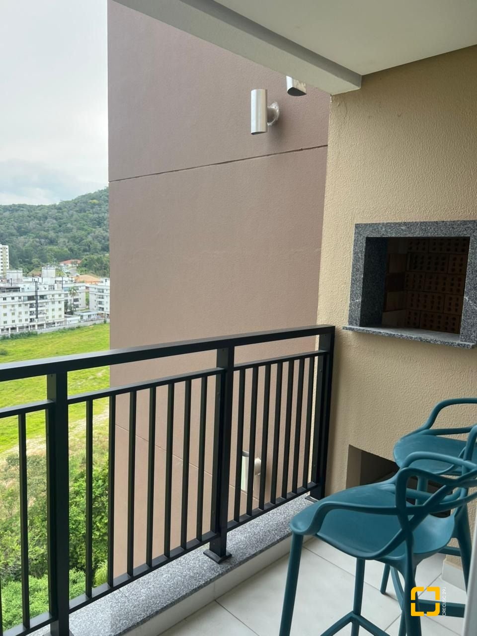 Apartamento com 56m², 2 quartos (sendo 1 suíte), 1 garagem, no bairro Pedra Branca em Palhoça