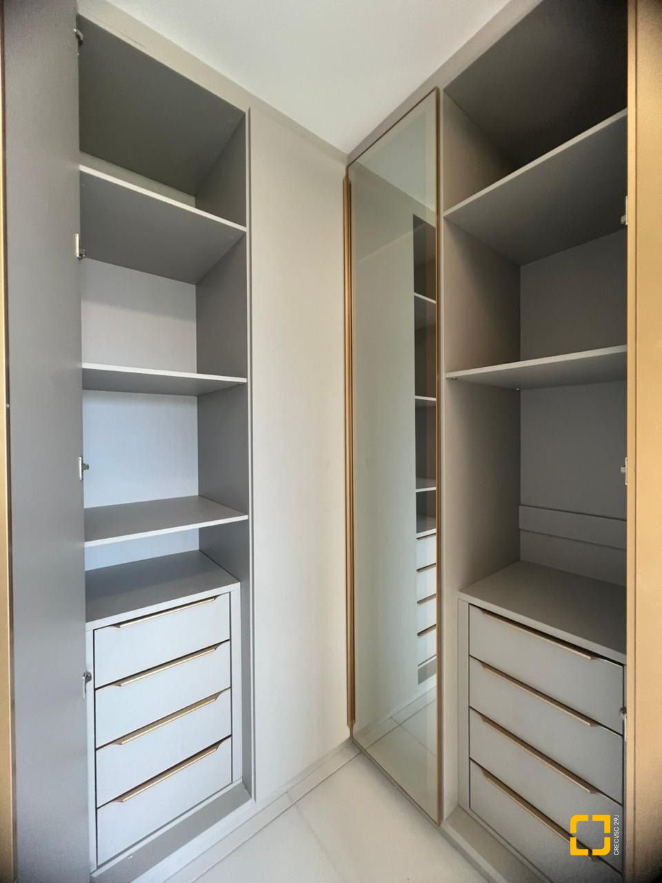 Apartamento com 56m², 2 quartos (sendo 1 suíte), 1 garagem, no bairro Pedra Branca em Palhoça