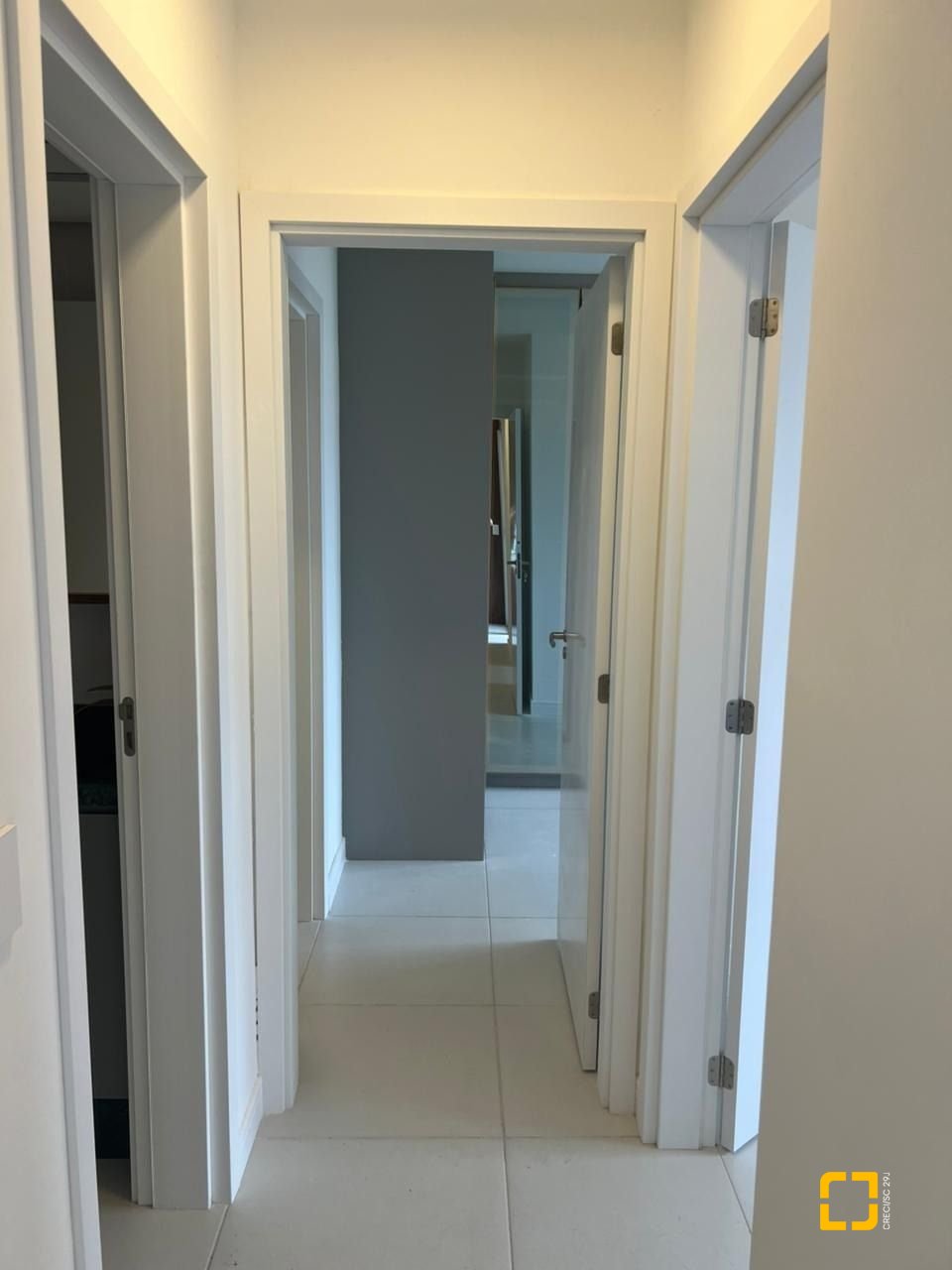 Apartamento com 56m², 3 quartos (sendo 1 suíte), 1 garagem, no bairro Pedra Branca em Palhoça
