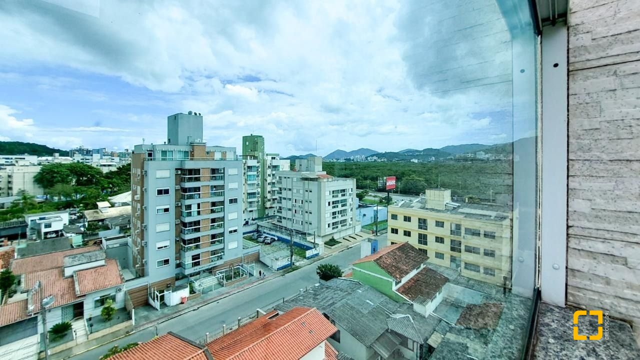 Cobertura com 112m², 4 quartos (sendo 1 suíte), 2 garagens, no bairro Trindade em Florianópolis