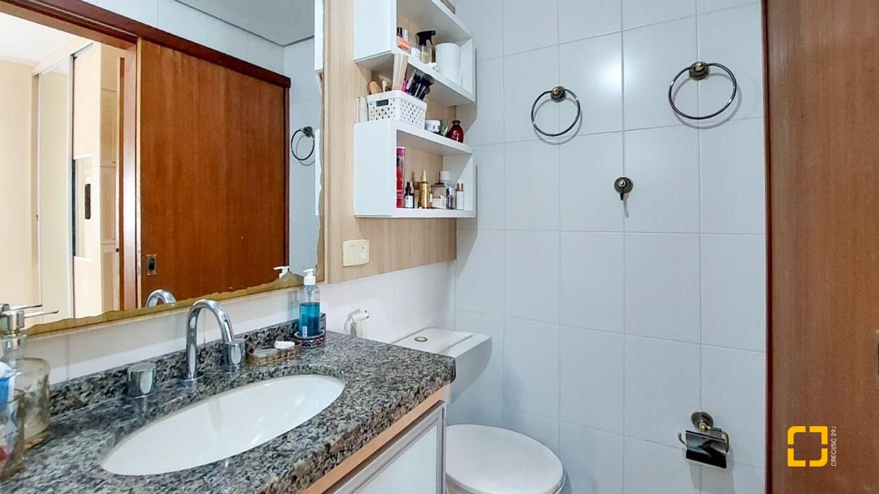 Cobertura com 112m², 4 quartos (sendo 1 suíte), 2 garagens, no bairro Trindade em Florianópolis