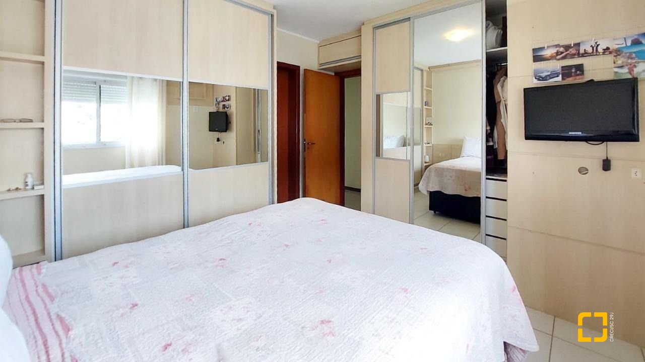 Cobertura com 112m², 4 quartos (sendo 1 suíte), 2 garagens, no bairro Trindade em Florianópolis