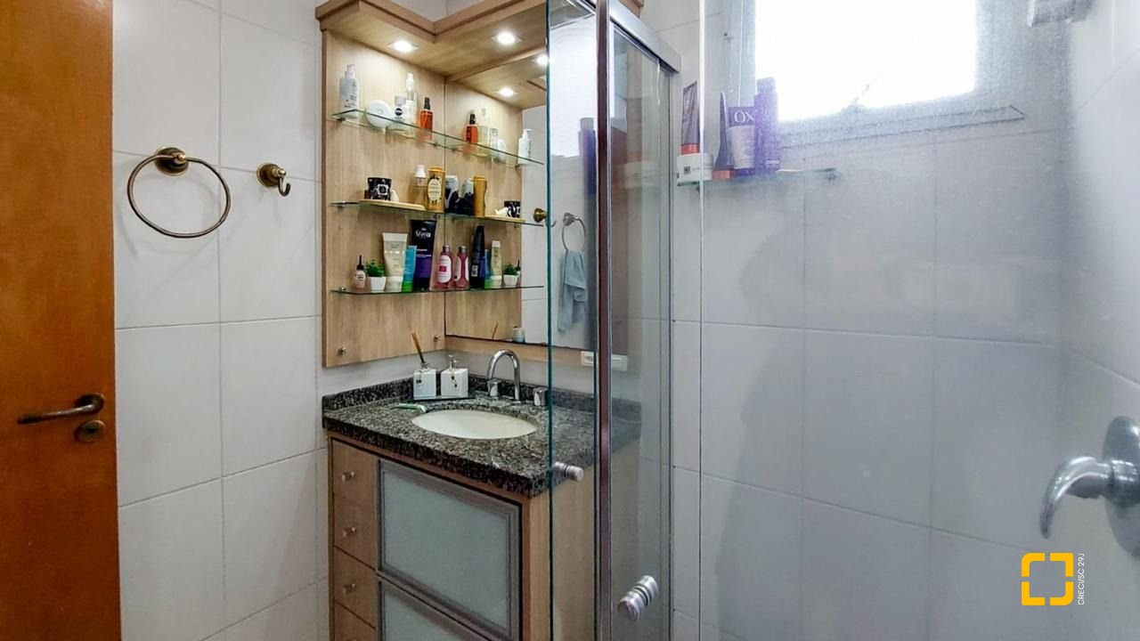 Cobertura com 112m², 4 quartos (sendo 1 suíte), 2 garagens, no bairro Trindade em Florianópolis