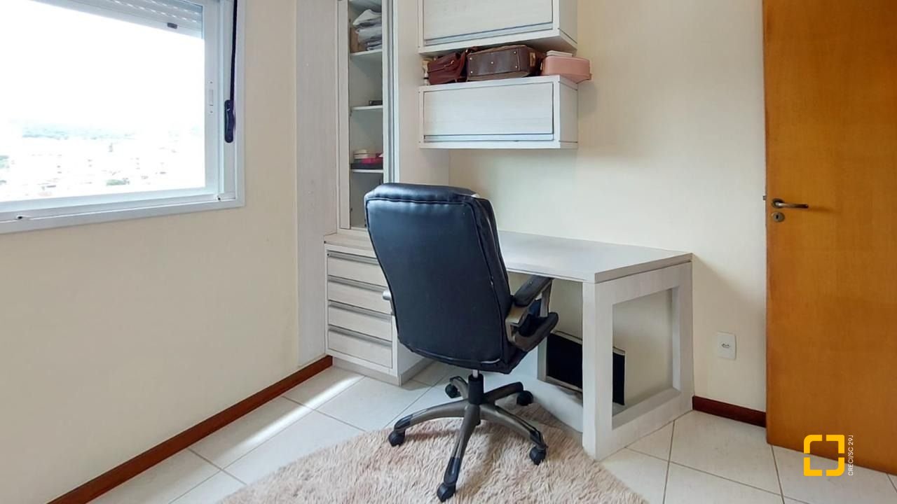 Cobertura com 112m², 4 quartos (sendo 1 suíte), 2 garagens, no bairro Trindade em Florianópolis